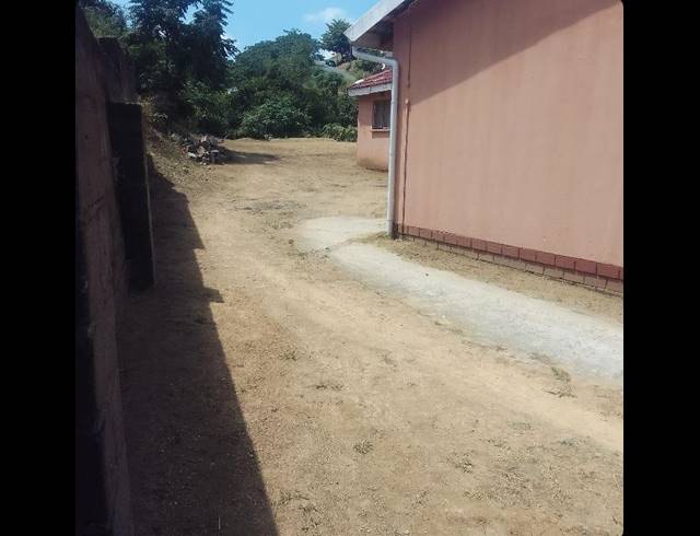 5 BEDROOM HOUSE FOR SALE IN UMLAZI BB